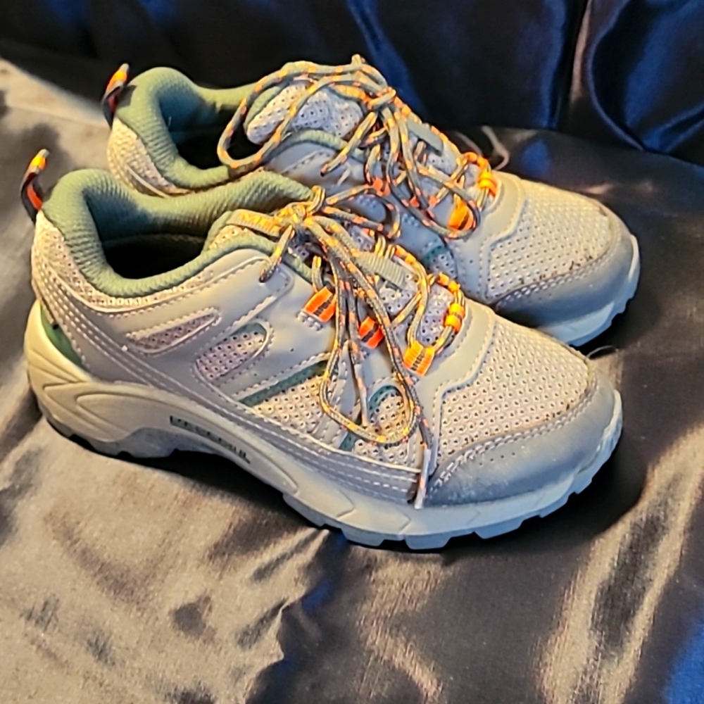 Merrell unisex Oakcreek hiking shoe child size 13 green orange